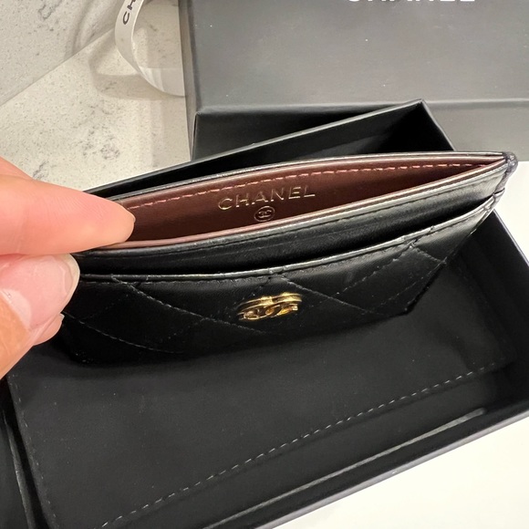 EXTREMELY RARE!!! Black Chanel FlapBag
(AGNEAU/RESINE/M/BLACK) - Picture 14 of 15